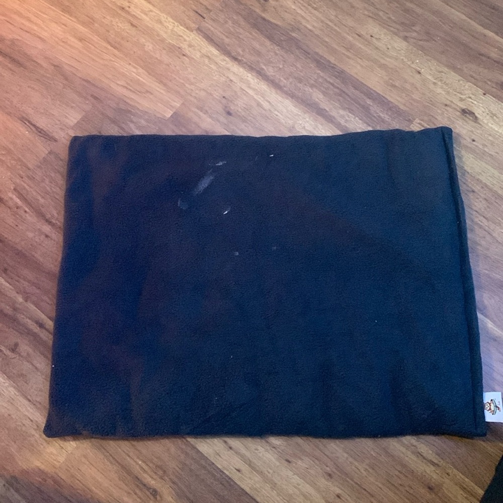 It’s a weighted lap this, for laptop. It’s navey blue from sensory goods.